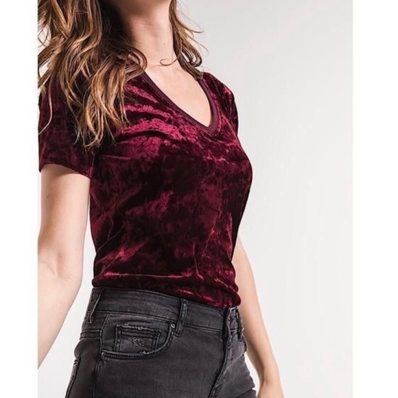 Z SUPPLY Crushed Velvet V Neck Shirt - Picture 1 of 5